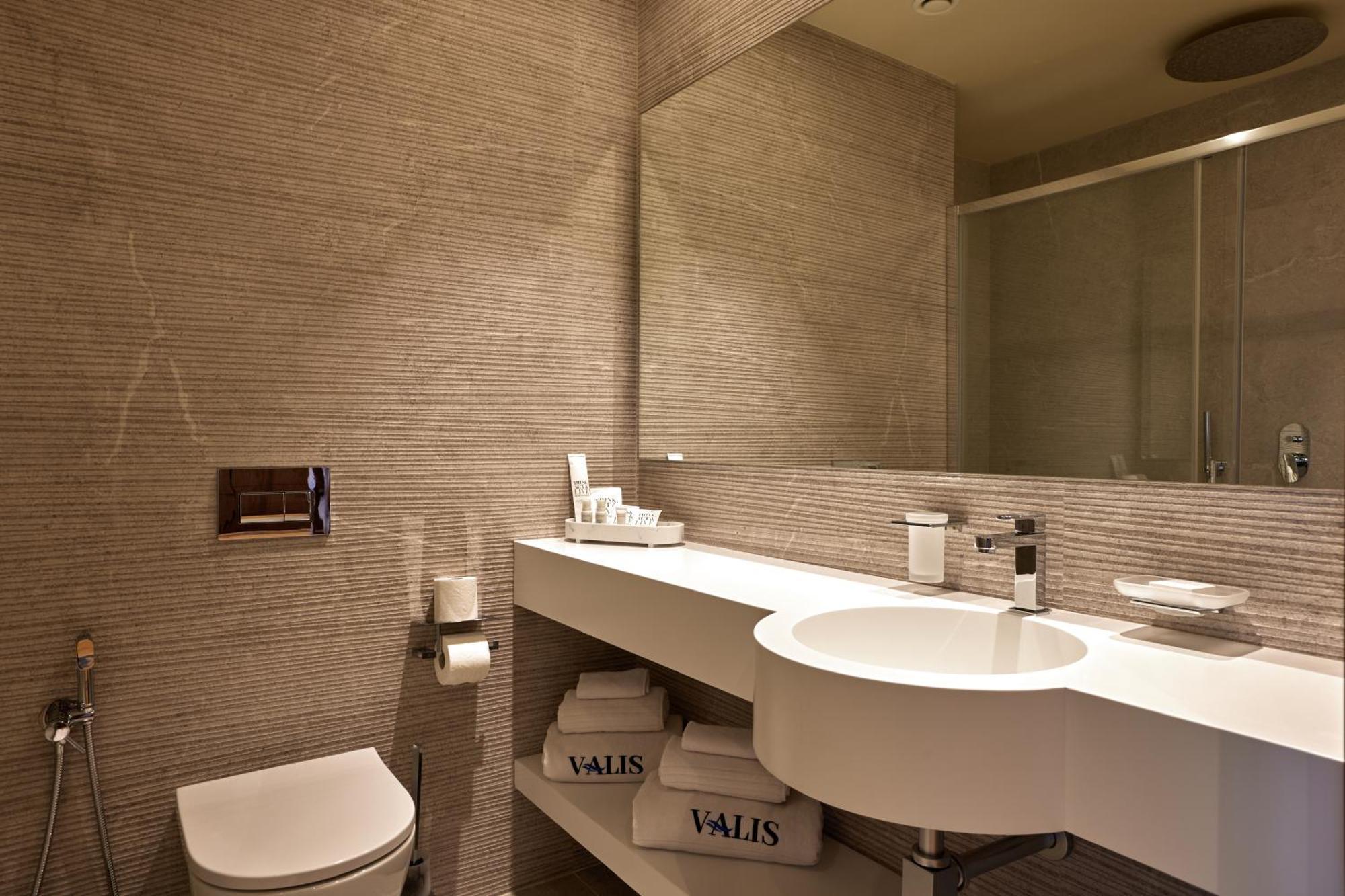 Valis Luxury Hotel Vlore Ngoại thất bức ảnh
