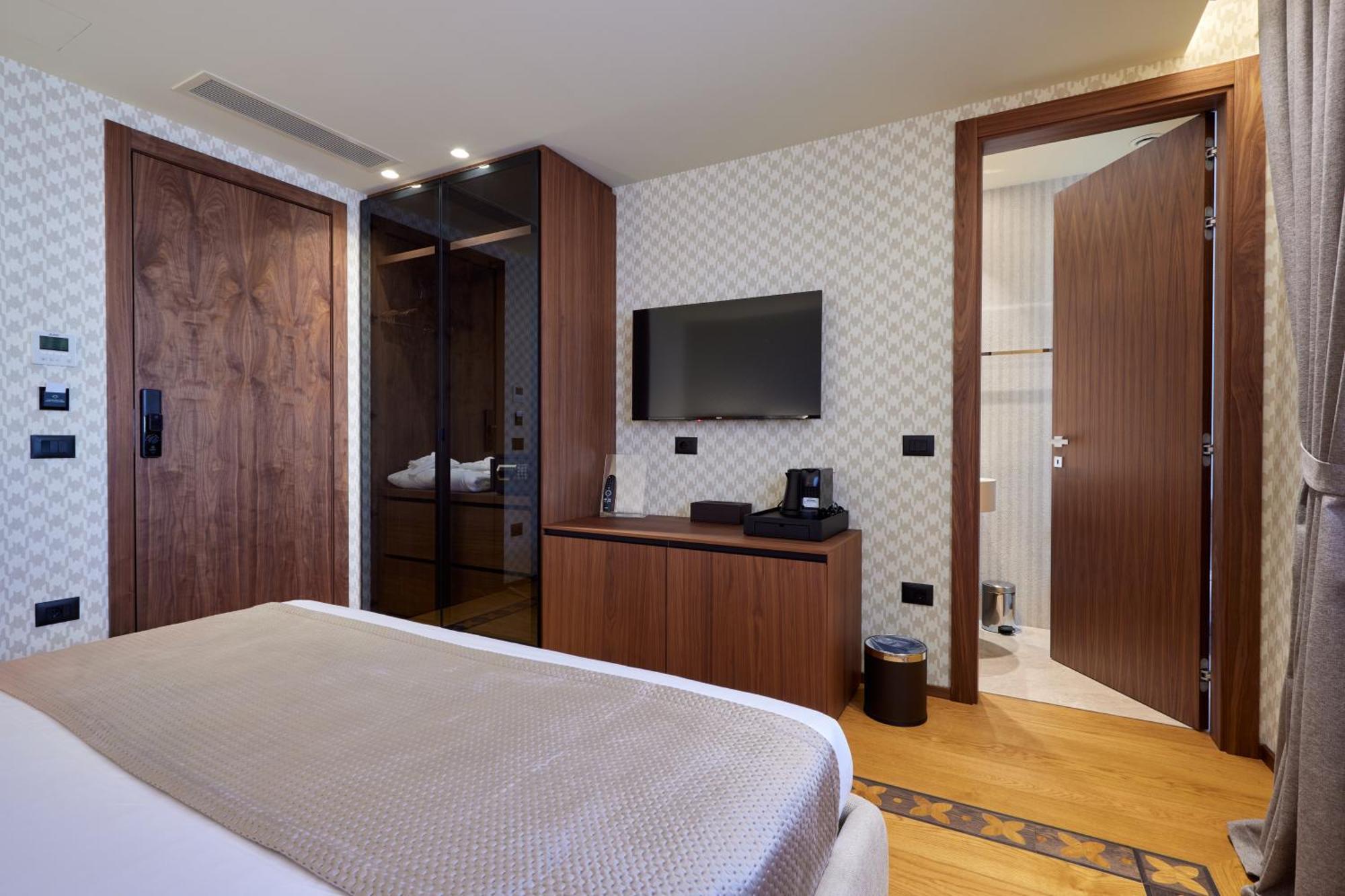 Valis Luxury Hotel Vlore Phòng bức ảnh