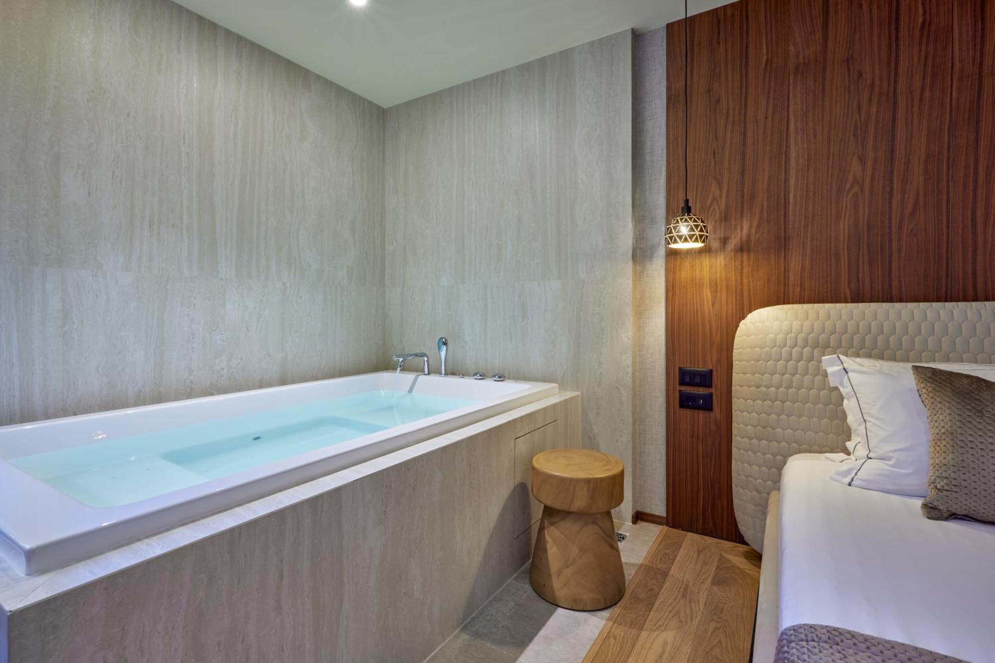 Valis Luxury Hotel Vlore Ngoại thất bức ảnh