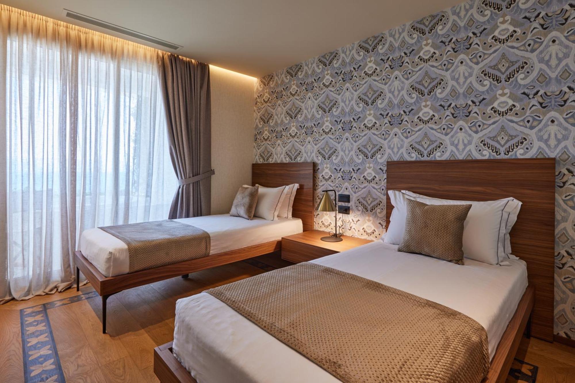 Valis Luxury Hotel Vlore Ngoại thất bức ảnh