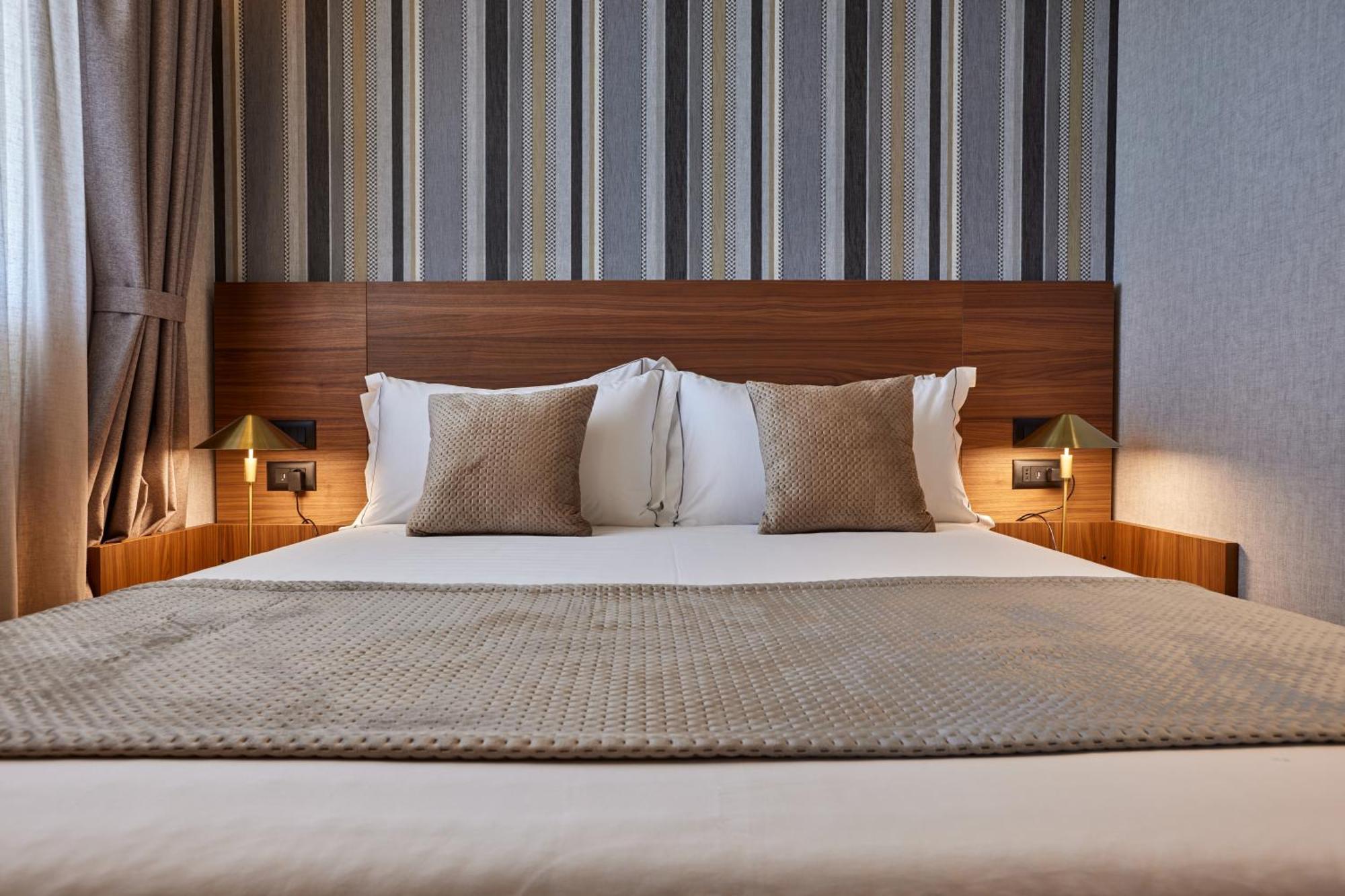 Valis Luxury Hotel Vlore Ngoại thất bức ảnh