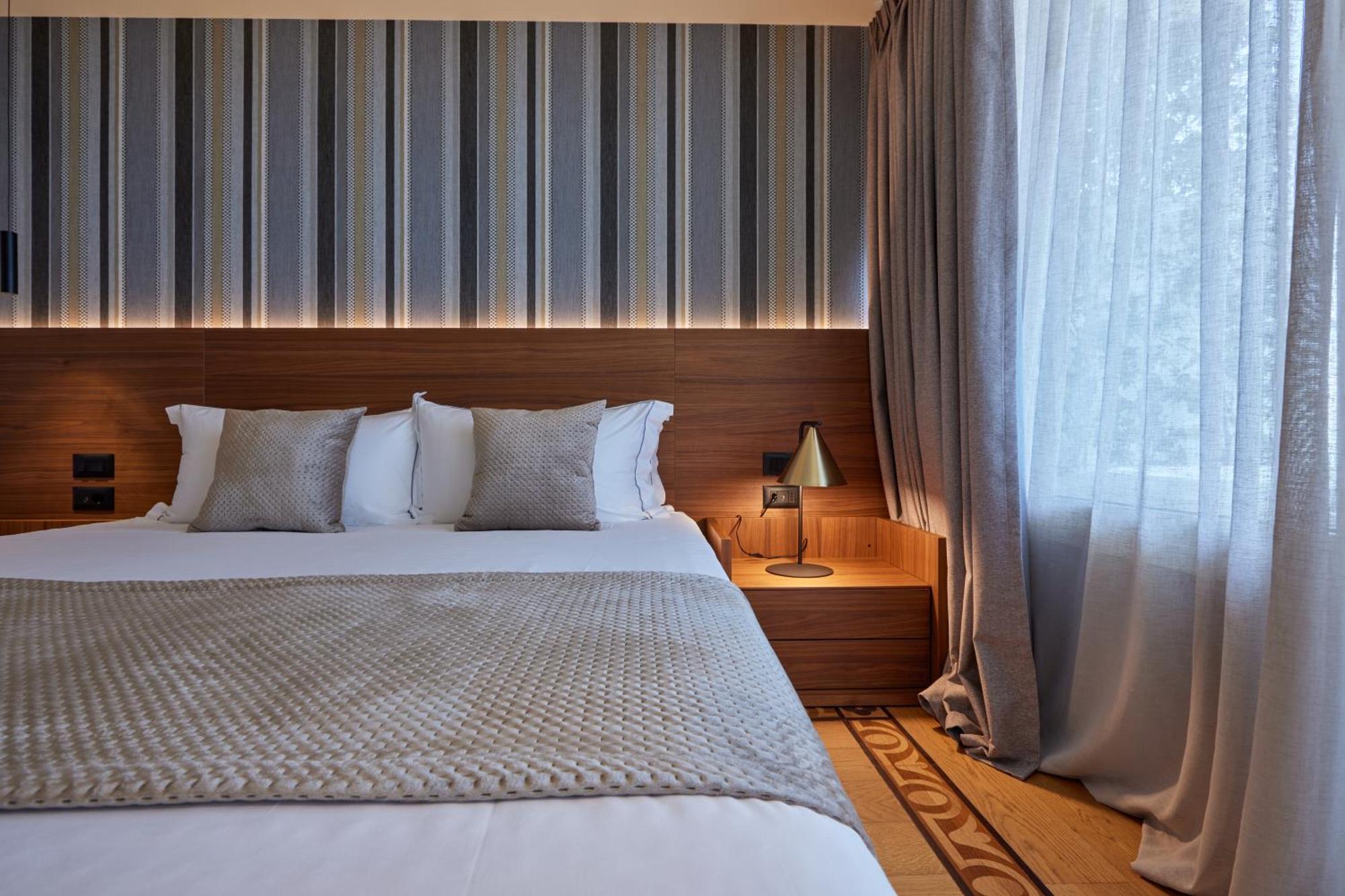 Valis Luxury Hotel Vlore Ngoại thất bức ảnh