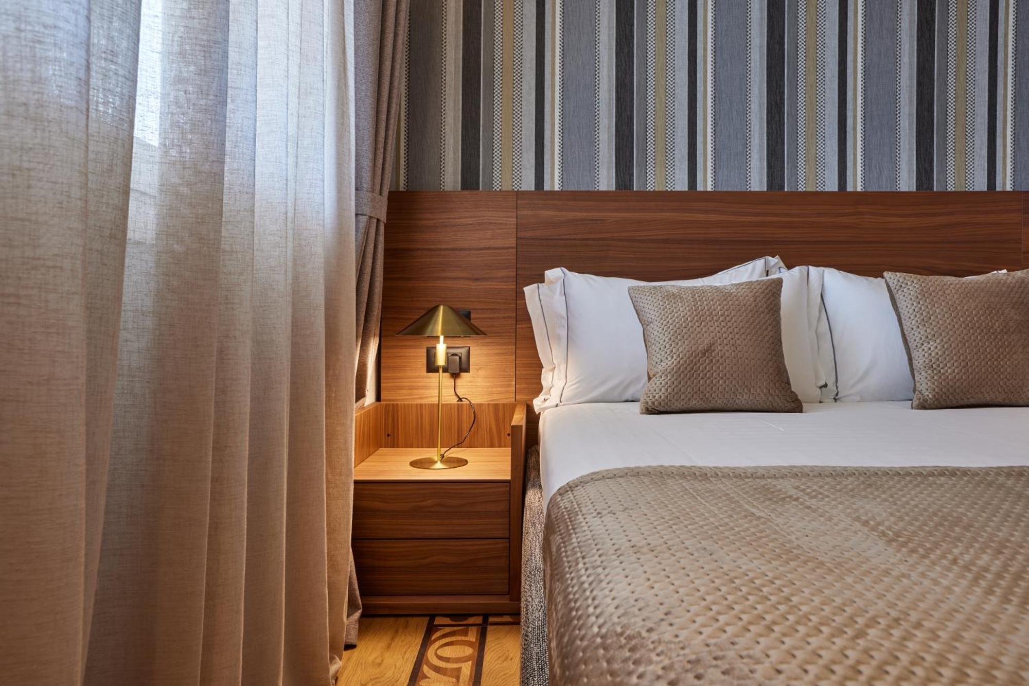 Valis Luxury Hotel Vlore Ngoại thất bức ảnh