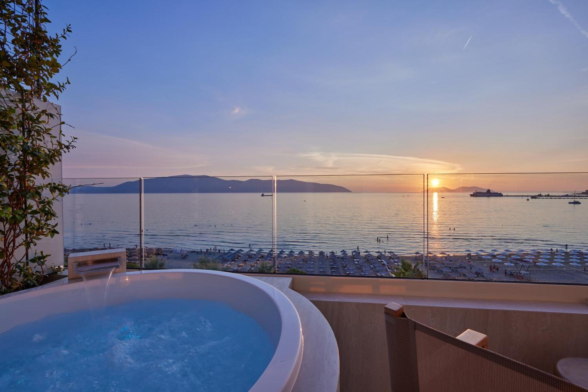 Valis Luxury Hotel Vlore Ngoại thất bức ảnh