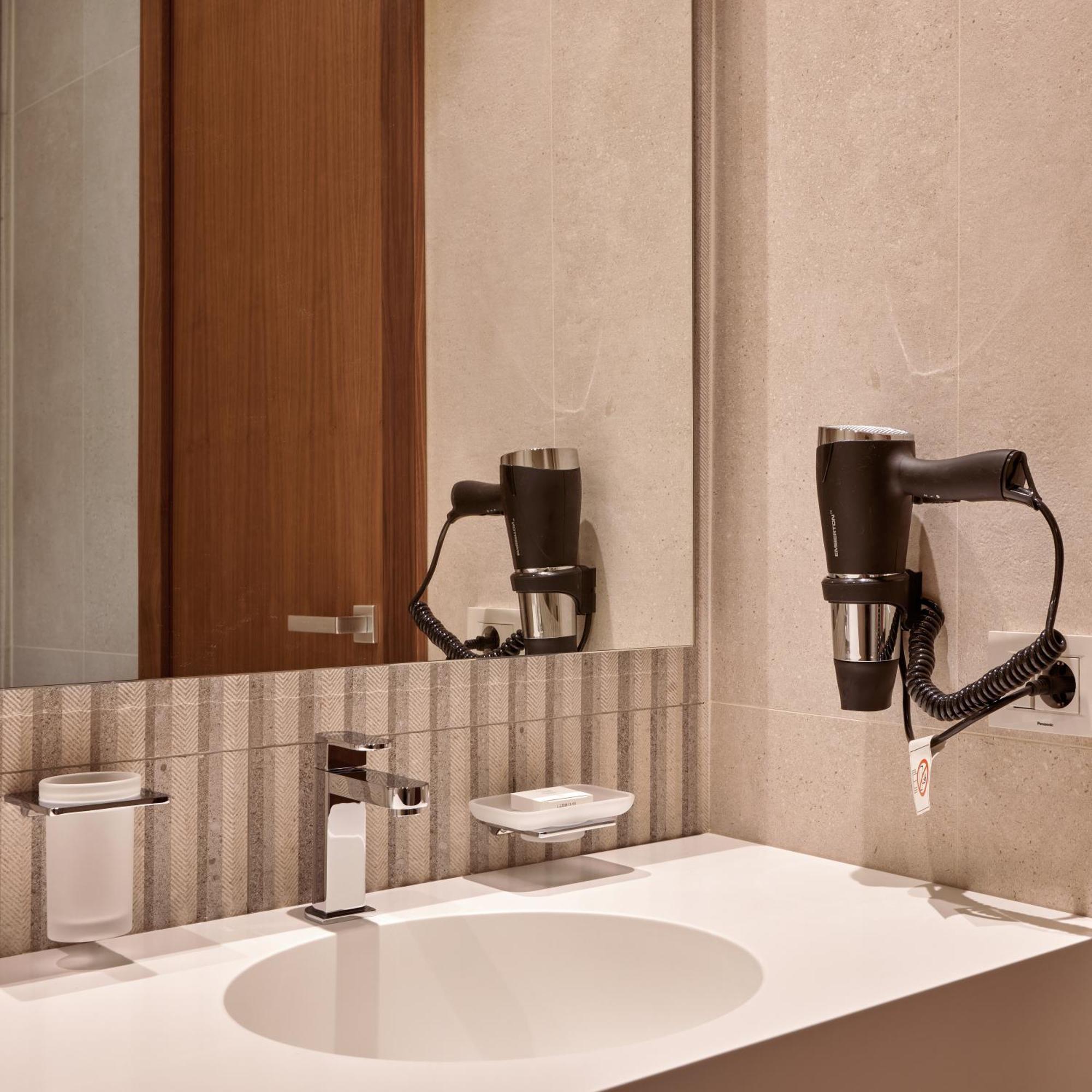 Valis Luxury Hotel Vlore Ngoại thất bức ảnh