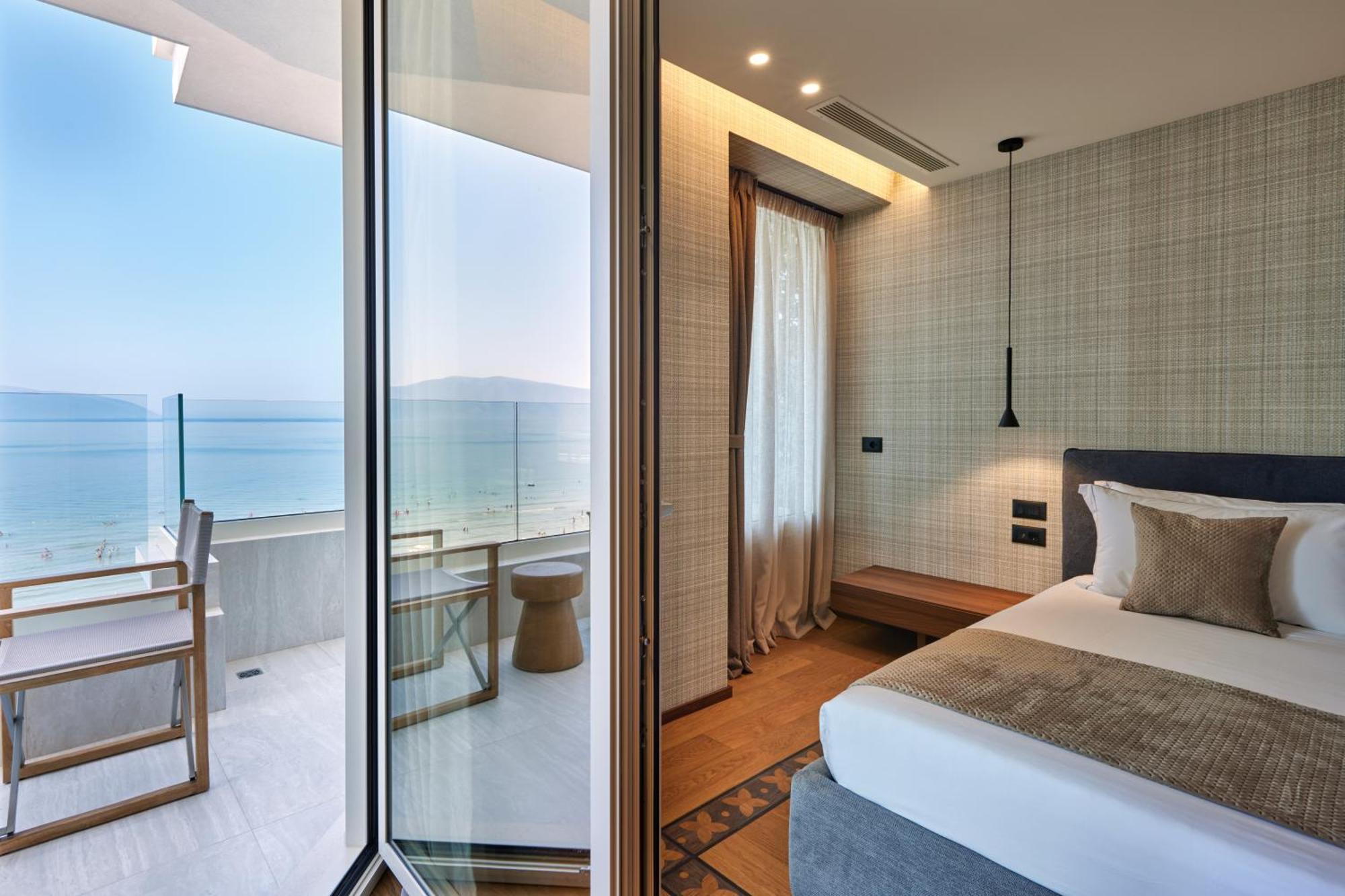 Valis Luxury Hotel Vlore Ngoại thất bức ảnh
