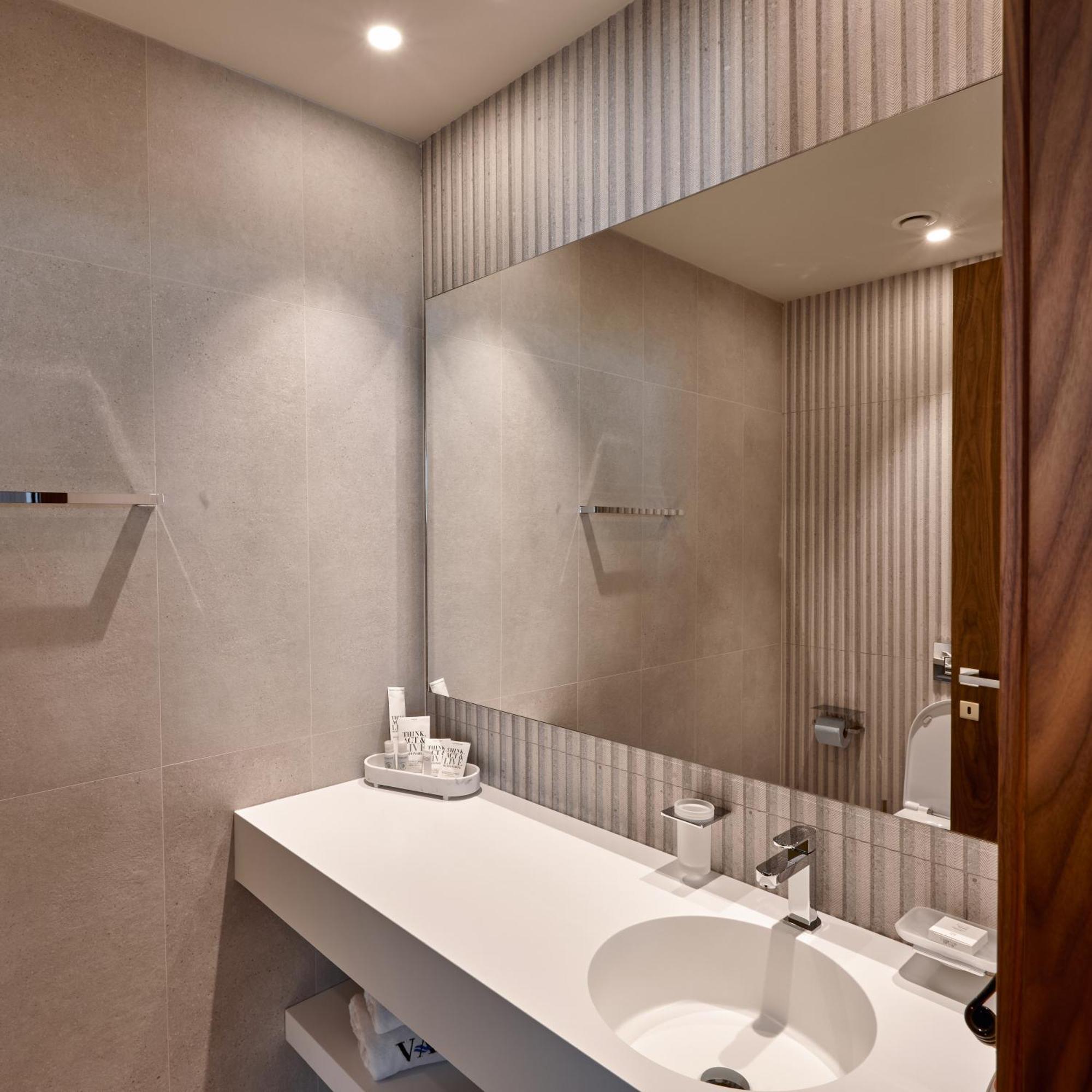Valis Luxury Hotel Vlore Ngoại thất bức ảnh